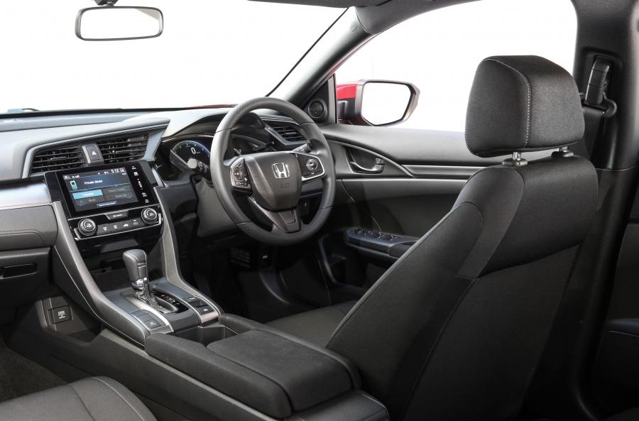 Интерьер Honda Civic VTi Hatchback 2017 года  (AU) (фото 34 из 40)